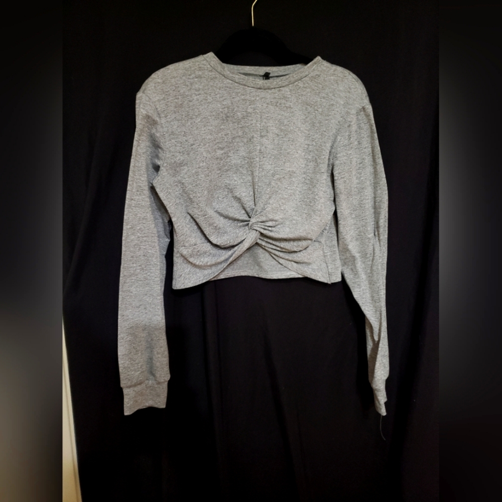 Gray Athletic Crop Top Size Large